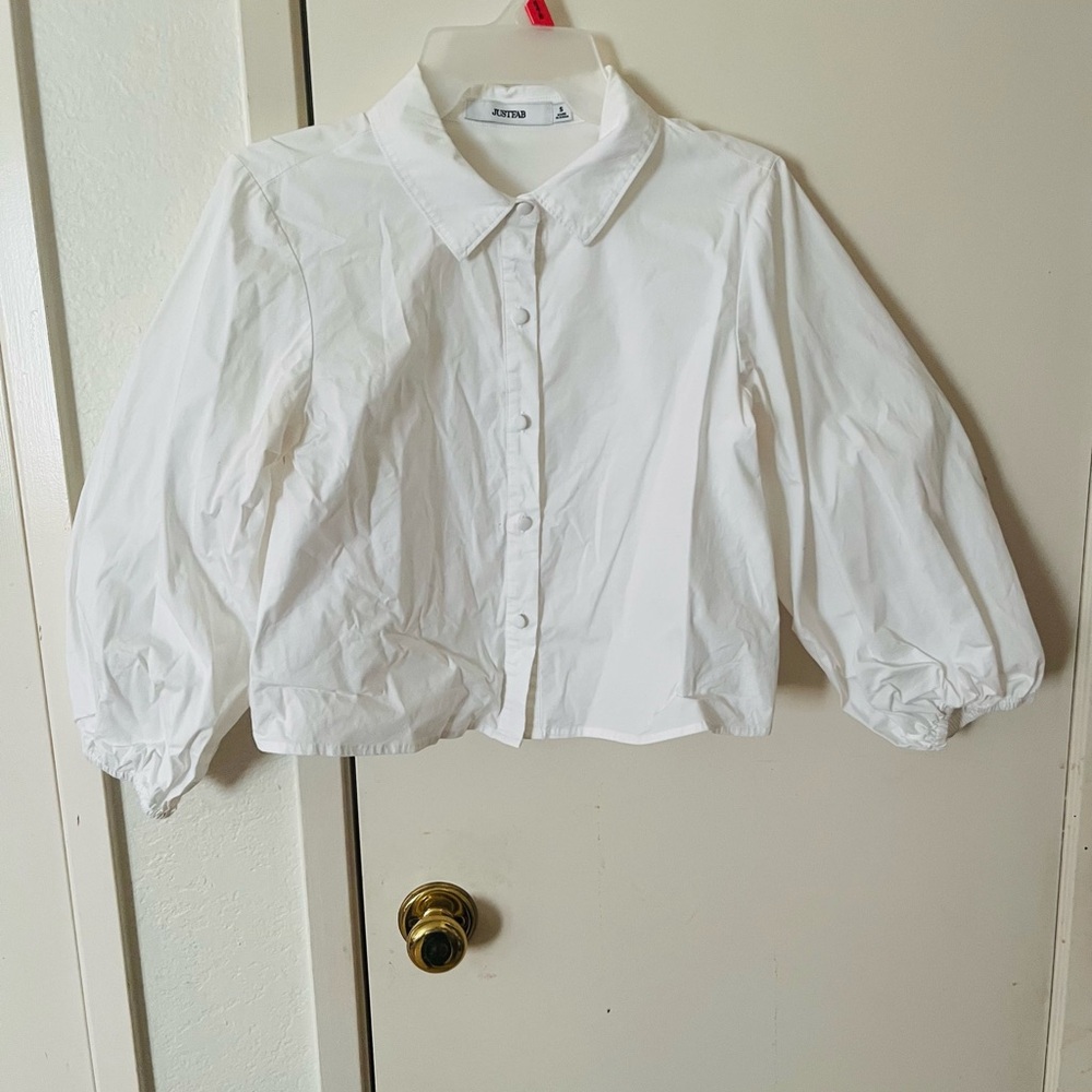 JustFab White Button-Up Collar Shirt